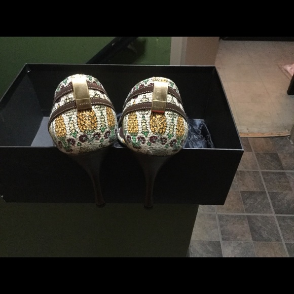 Sale💥🛍Authentic Gucci heels - Picture 3 of 5